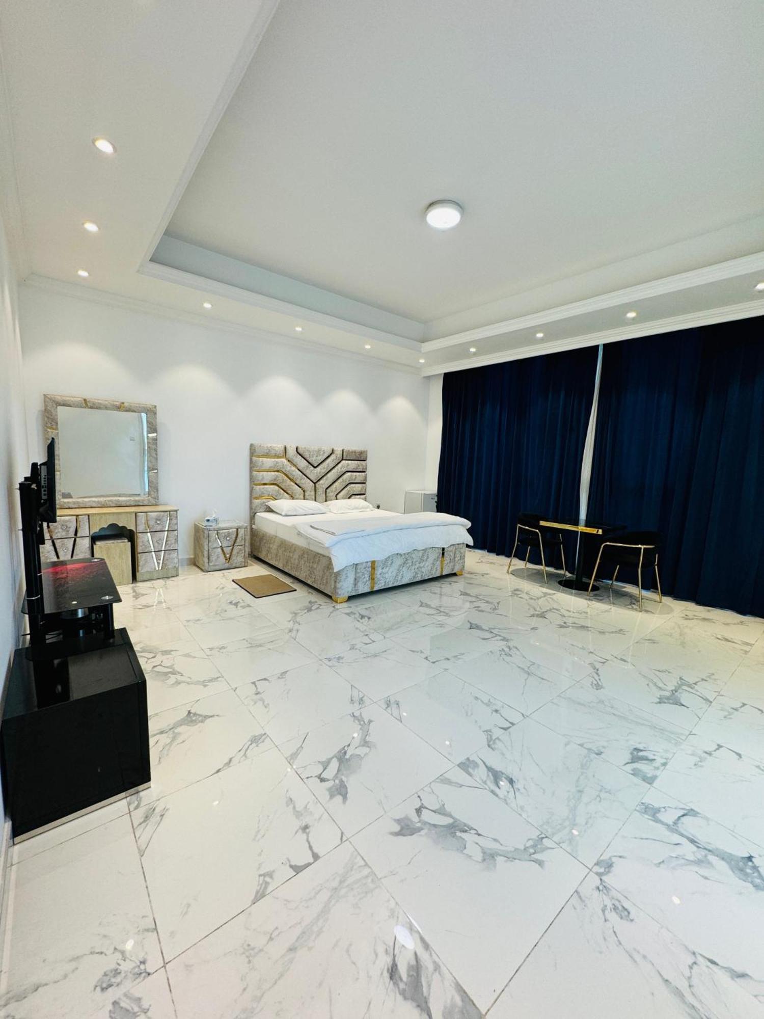 Centerpoint Duplex Guest house *
